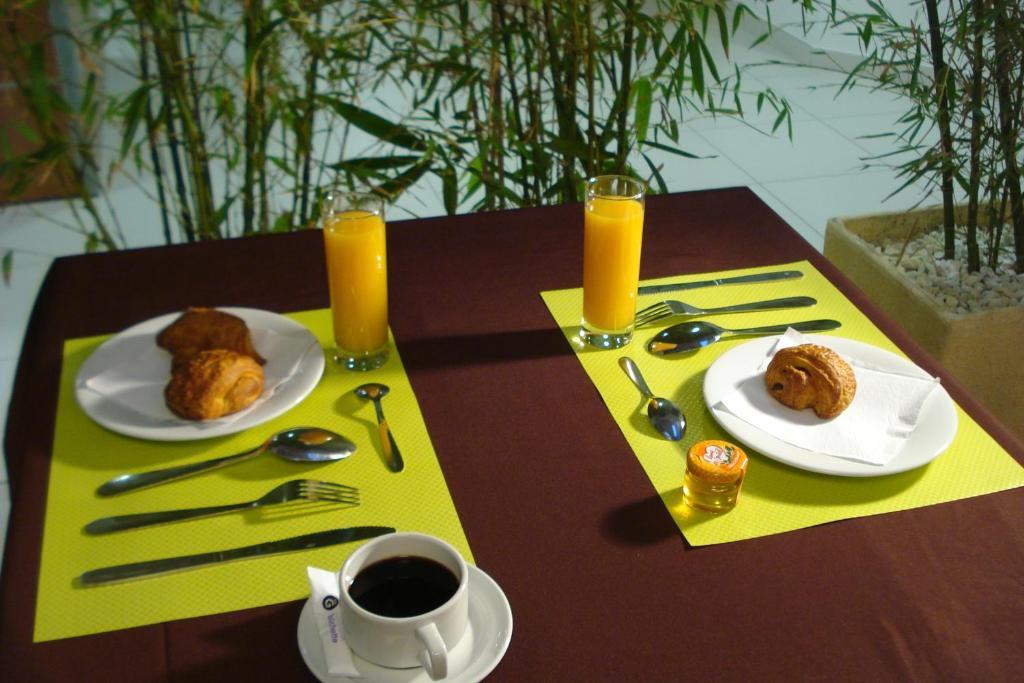 Hotel La Palmeraie Cornebarrieu Esterno foto